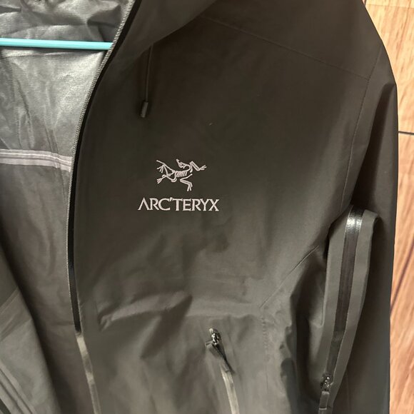 Men's Arcteryx Jacket Black Waterproof Breathable Hooded Hard Shell Jacket - Picture 5 of 9